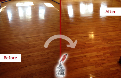 Before and After Picture of a Oaks Wood Sand Free Refinishing Service on a Room Floor to Remove Scratches