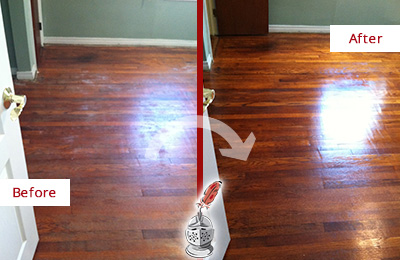 Before and After Picture of a Edgemont Wood Sand Free Refinishing Service on a Dull Floor to Remove Stains